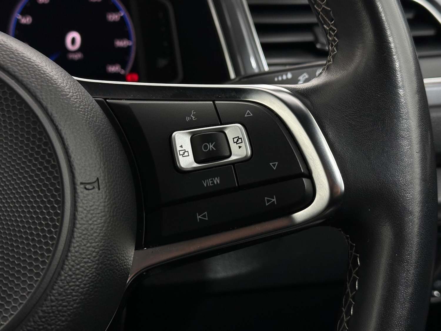 Used Volkswagen T-Roc for sale - 78085740: Photo 15