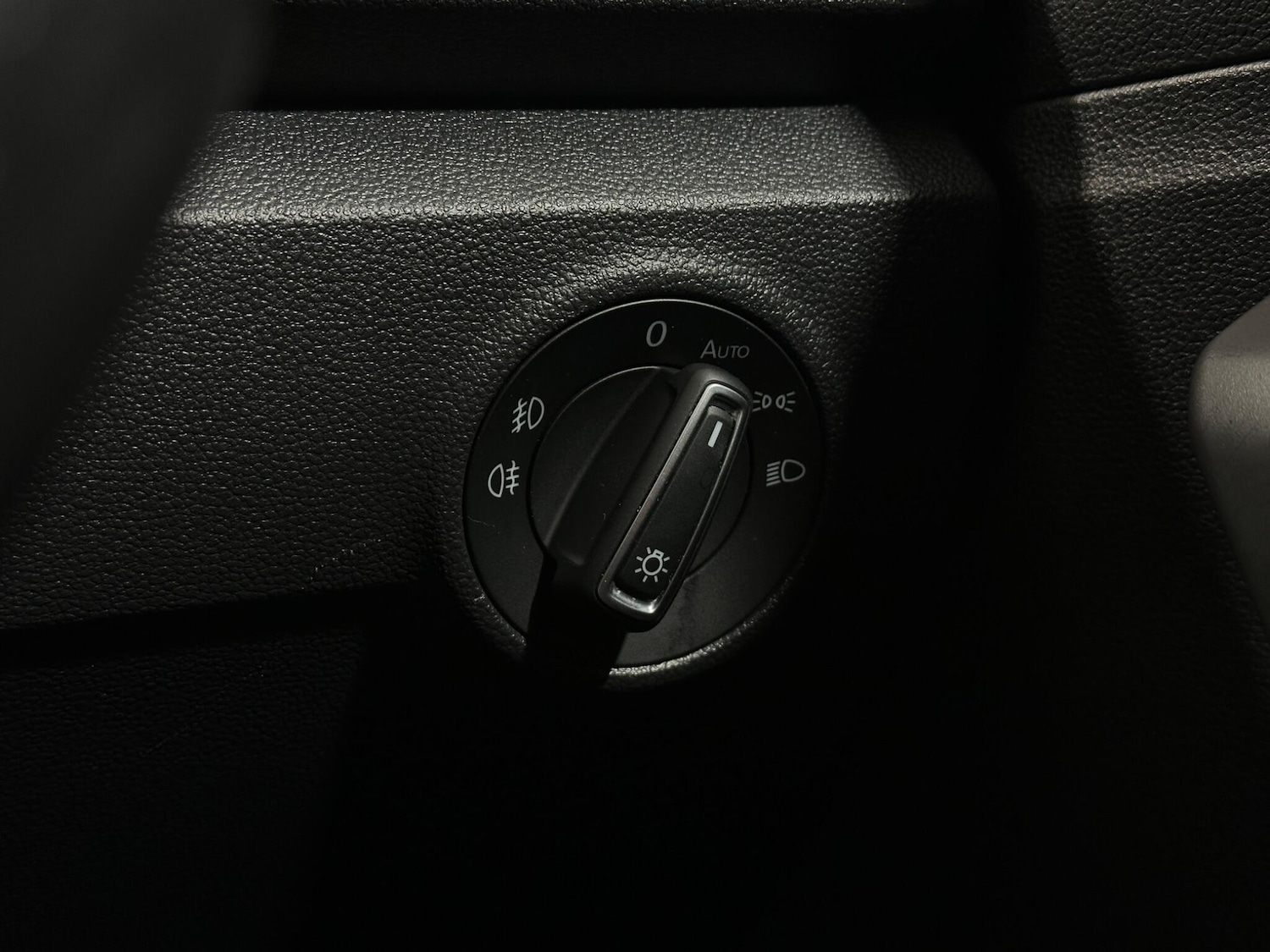 Used Volkswagen T-Roc for sale - 78085740: Photo 17