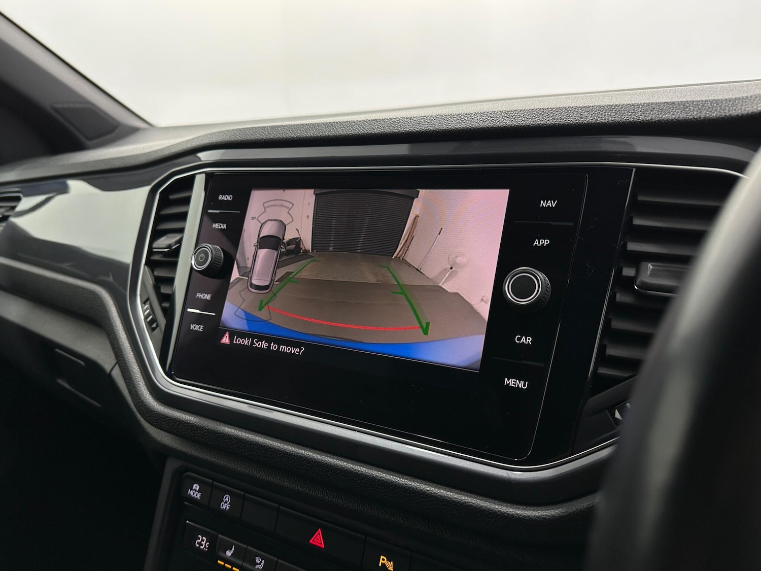 Used Volkswagen T-Roc for sale - 78085740: Photo 22