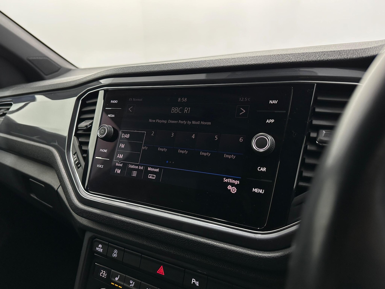 Used Volkswagen T-Roc for sale - 78085740: Photo 25