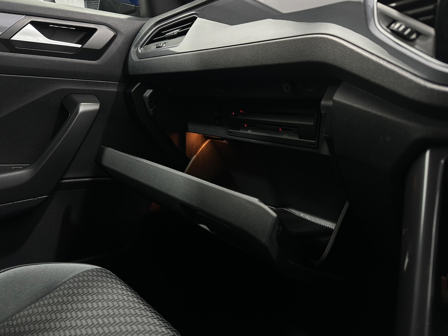 Used Volkswagen T-Roc for sale - 78085740: Photo 27