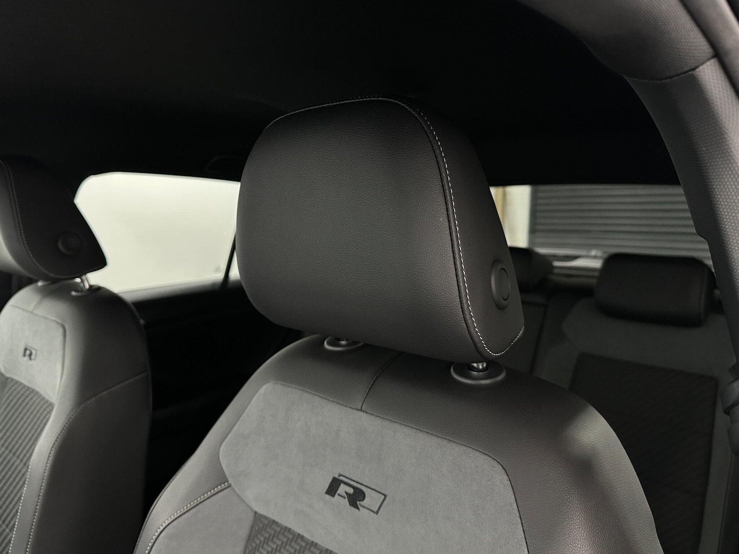 Used Volkswagen T-Roc for sale - 78085740: Photo 36