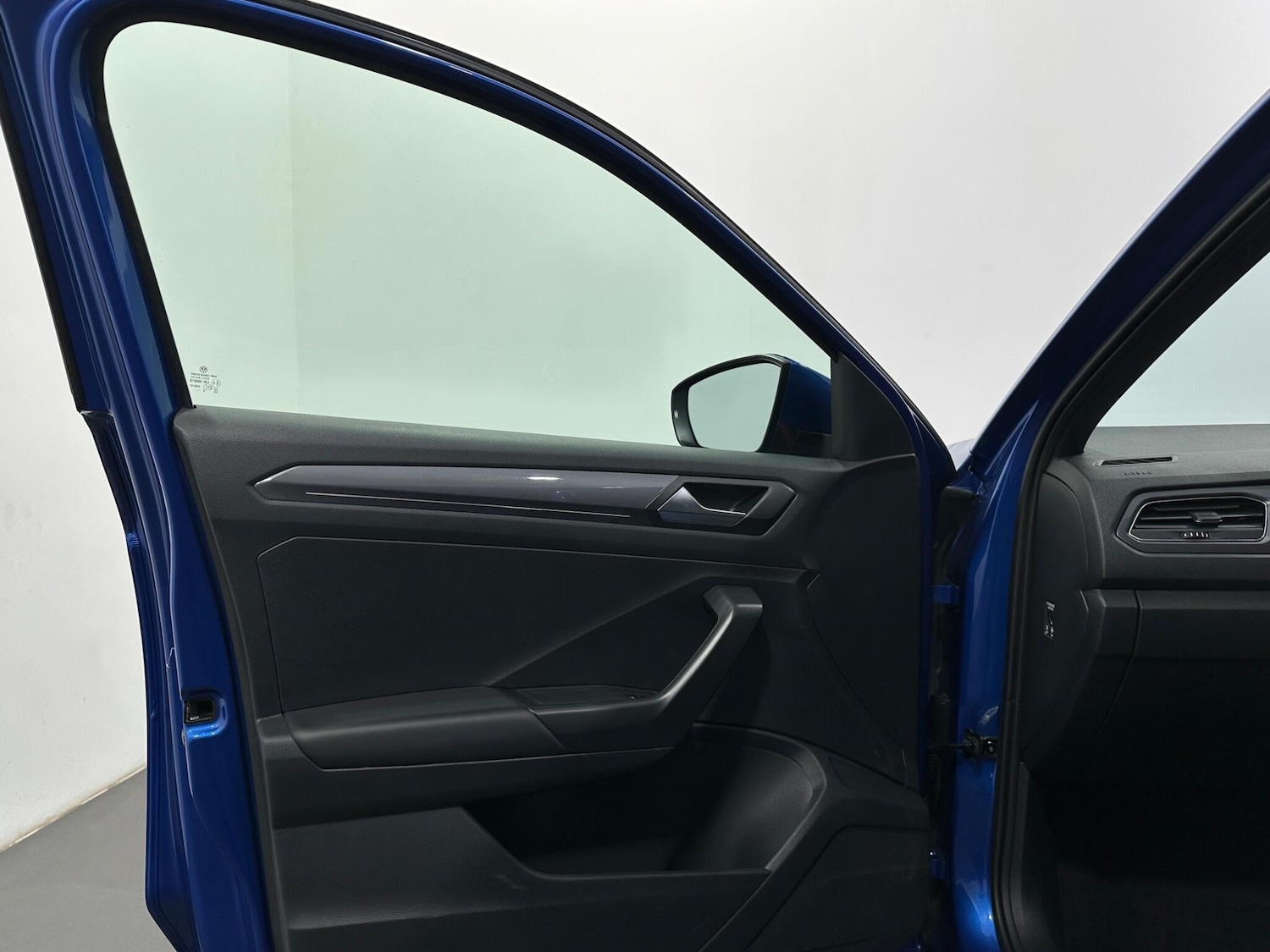 Used Volkswagen T-Roc for sale - 78085740: Photo 37