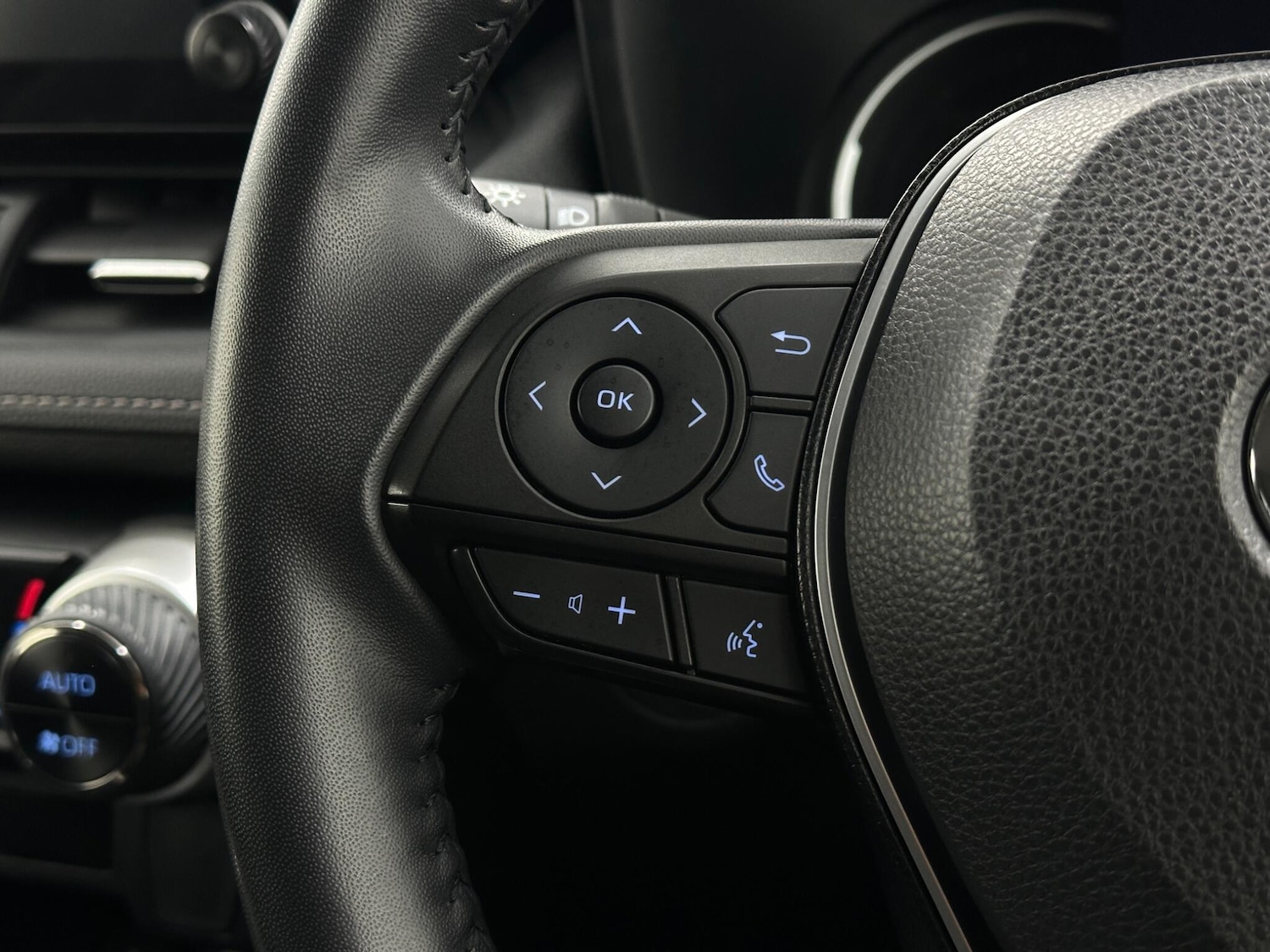 Used Toyota RAV4 2020 for sale - 76878817: Photo 13