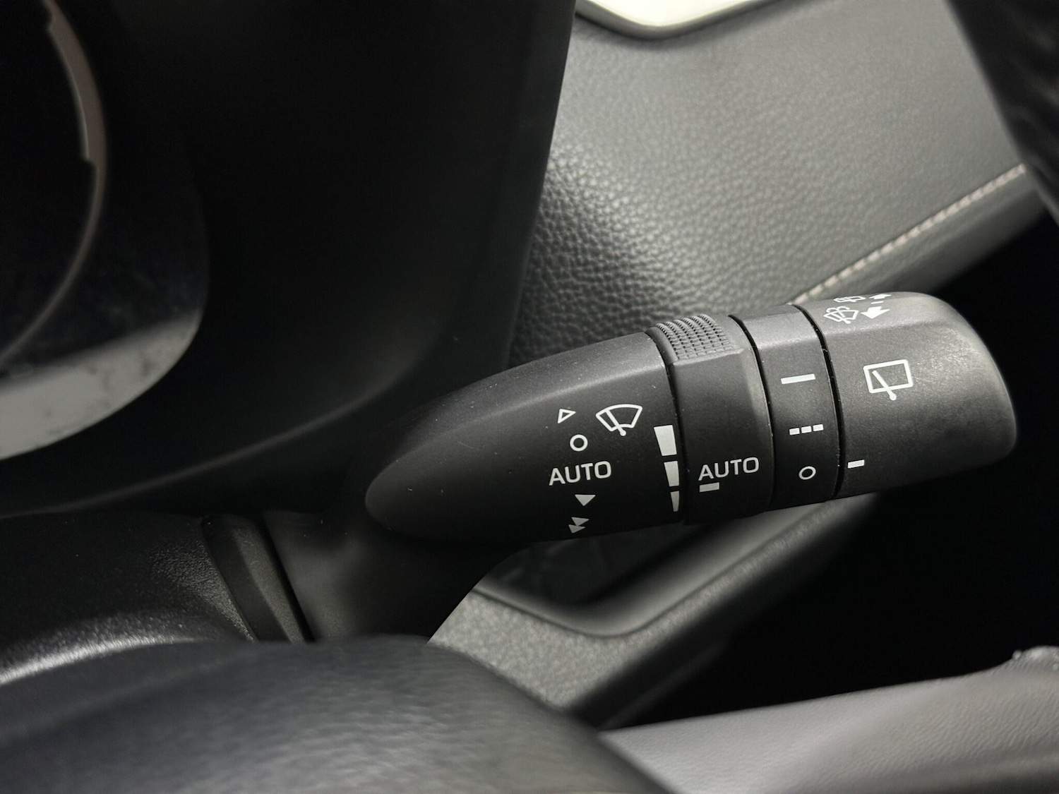 Used Toyota RAV4 2020 for sale - 76878817: Photo 15