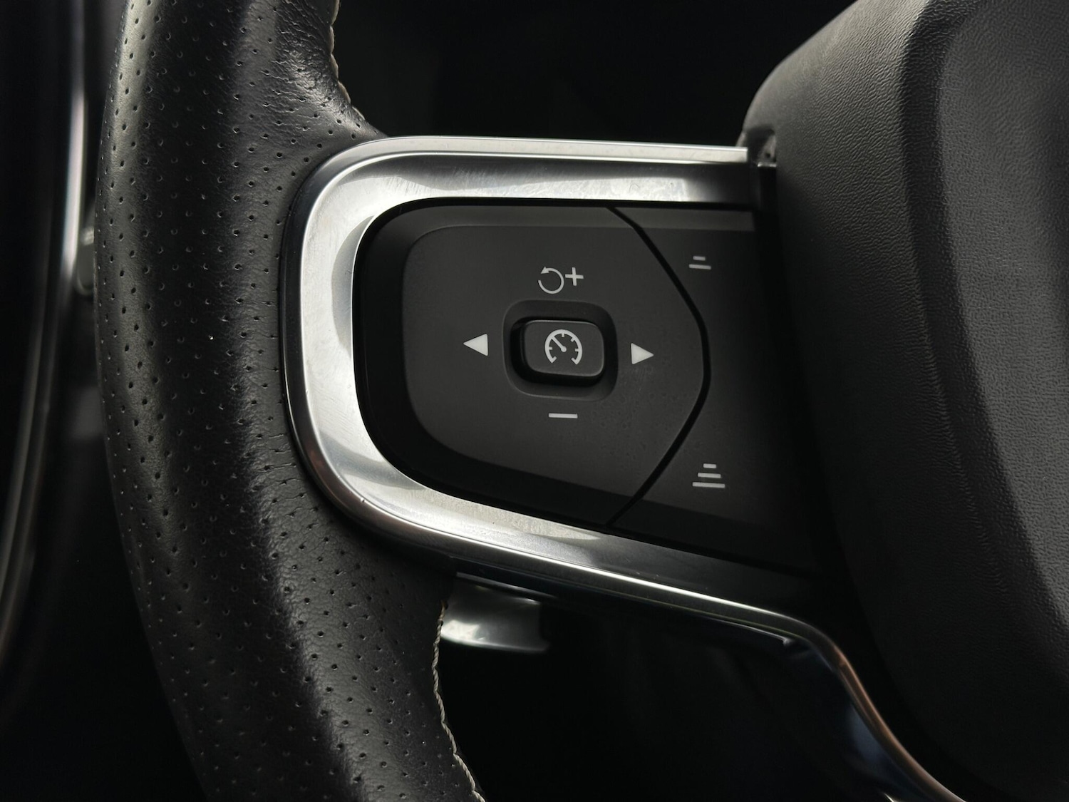 Used Volvo XC40 2019 for sale - 78007376: Photo 14