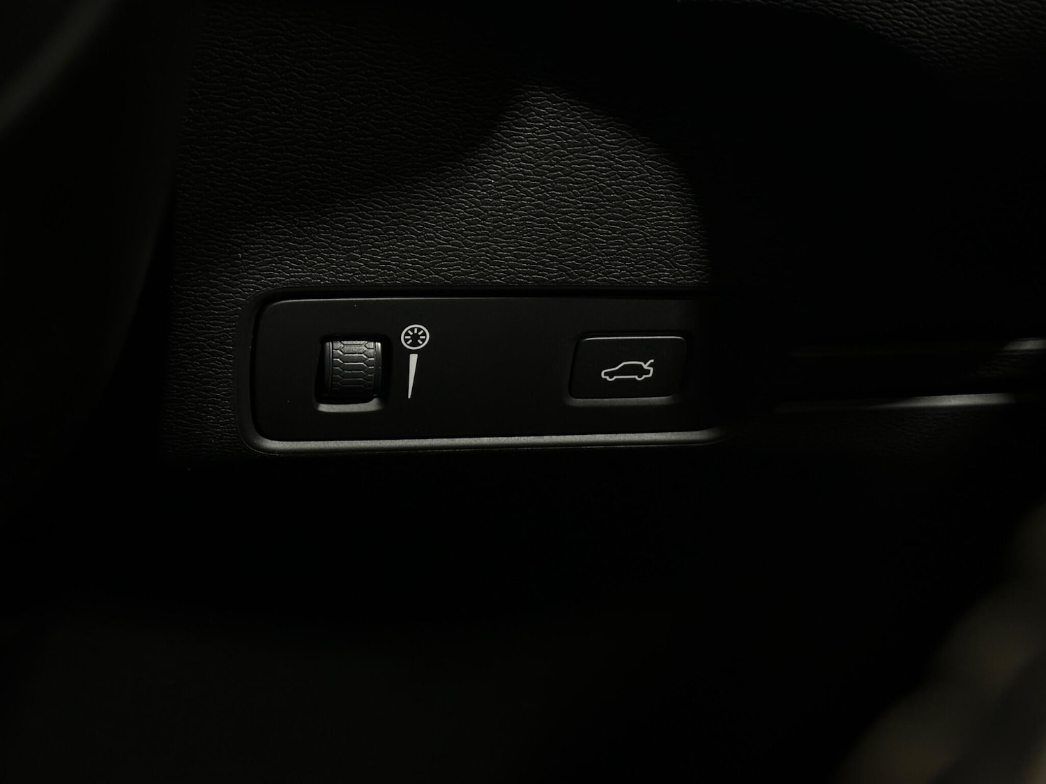 Used Volvo XC40 2019 for sale - 78007376: Photo 17