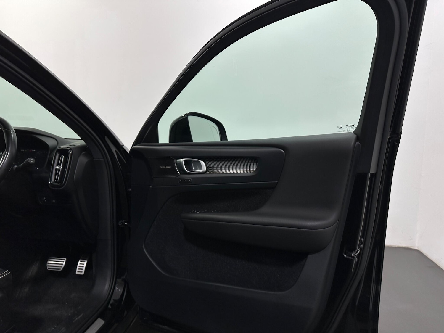 Used Volvo XC40 2019 for sale - 78007376: Photo 35