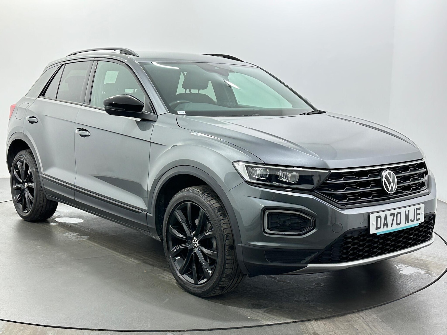 Used Volkswagen T-Roc 2020 for sale - 76878936: Photo 1