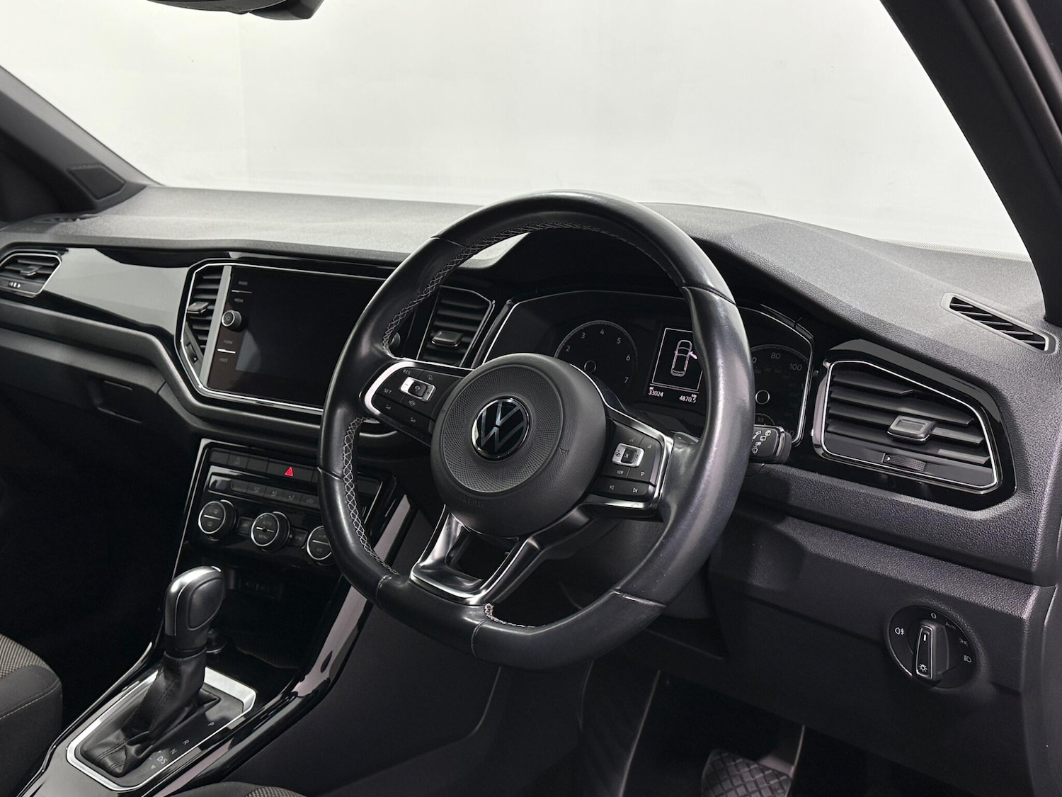 Used Volkswagen T-Roc 2020 for sale - 76878936: Photo 10