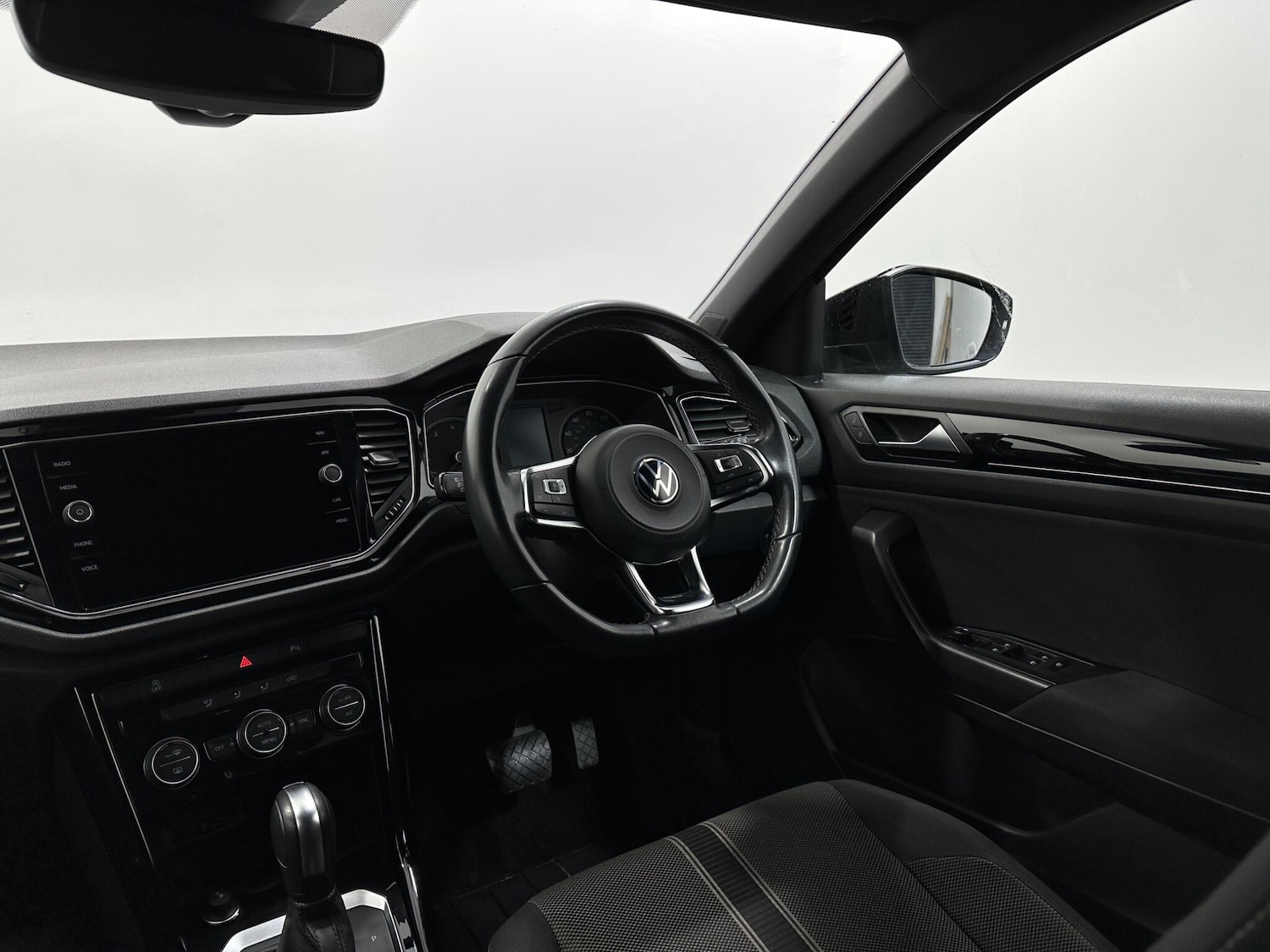 Used Volkswagen T-Roc 2020 for sale - 76878936: Photo 11