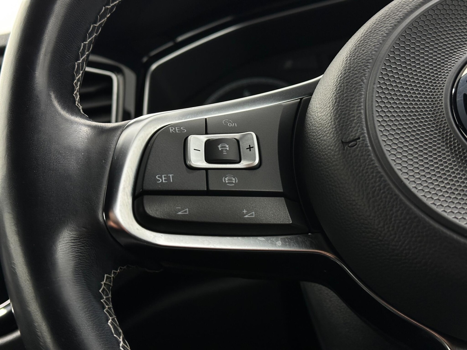 Used Volkswagen T-Roc 2020 for sale - 76878936: Photo 14