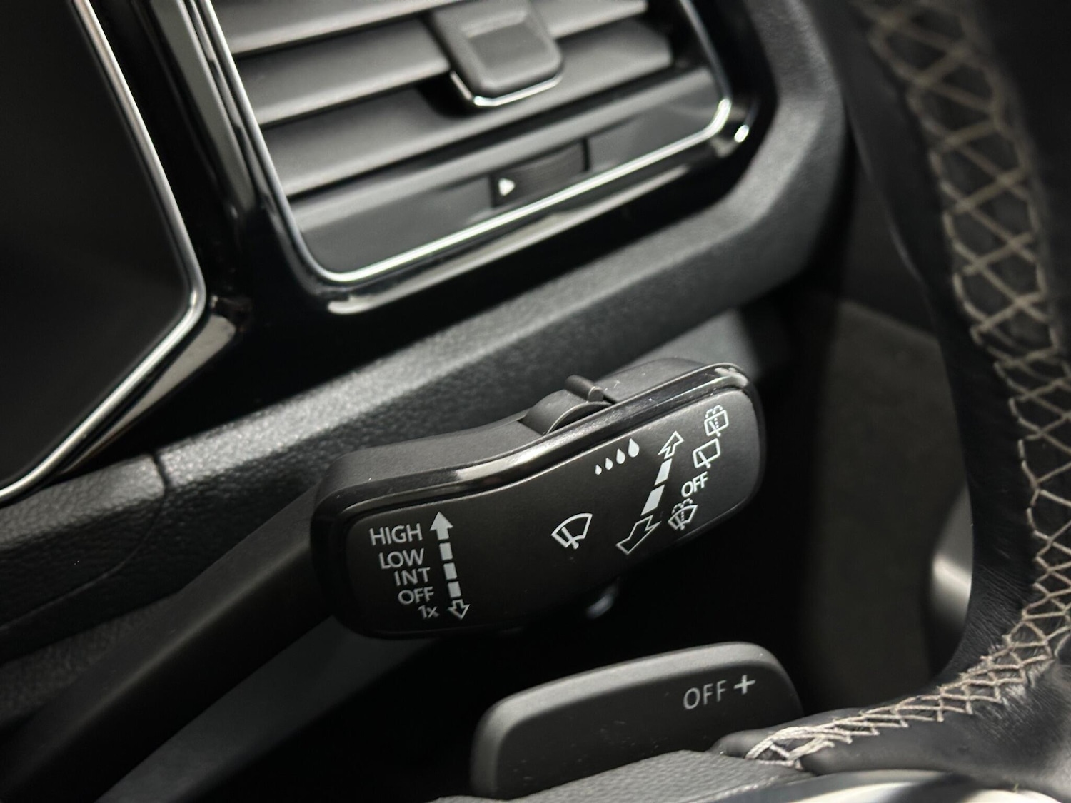 Used Volkswagen T-Roc 2020 for sale - 76878936: Photo 16