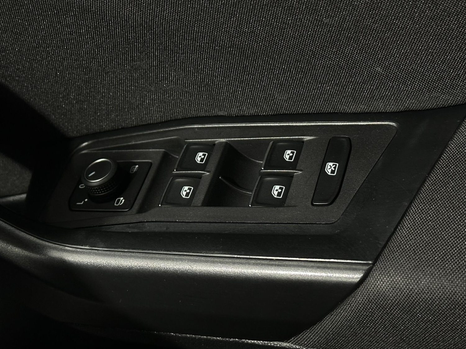 Used Volkswagen T-Roc 2020 for sale - 76878936: Photo 18