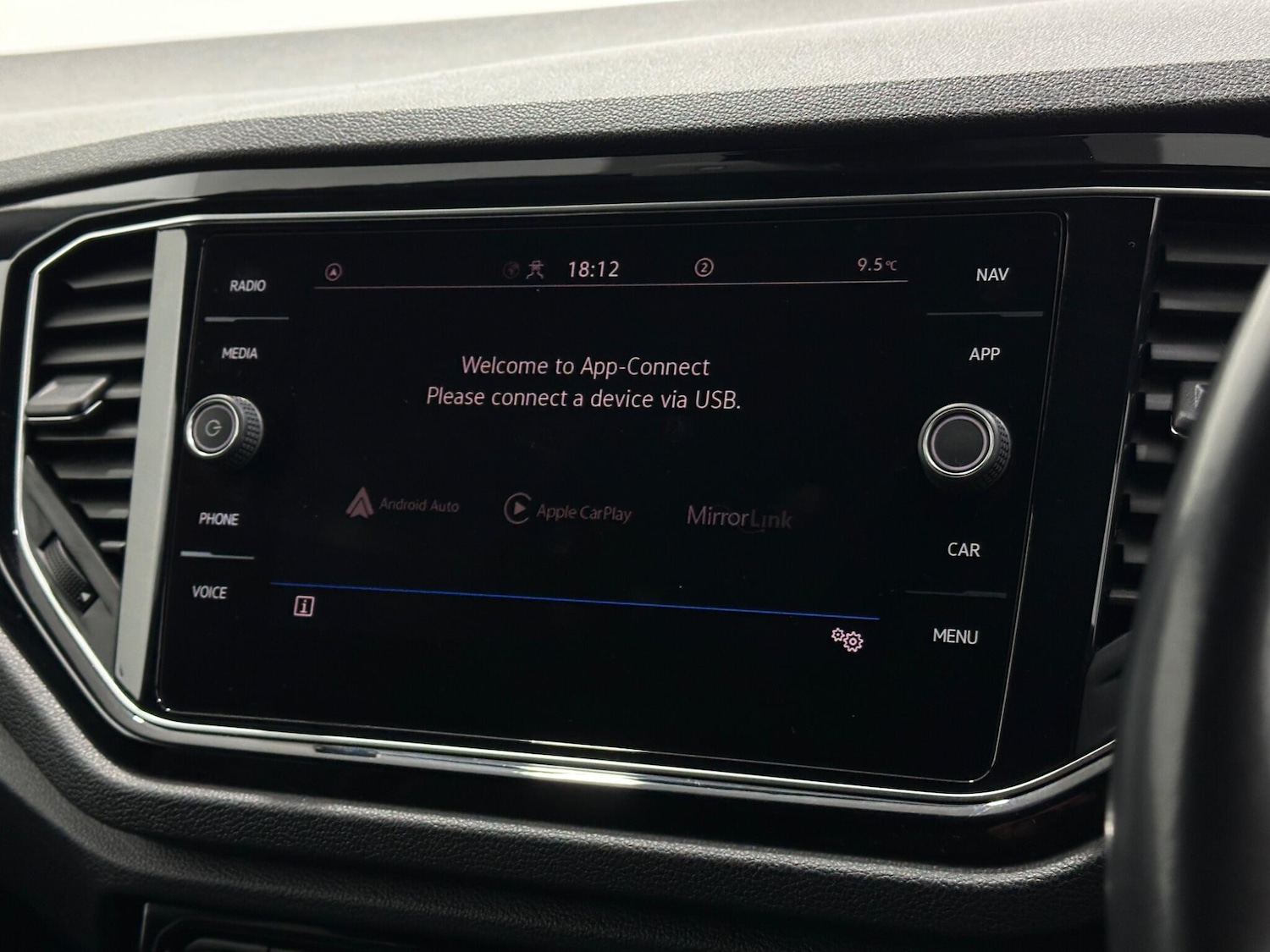 Used Volkswagen T-Roc 2020 for sale - 76878936: Photo 22