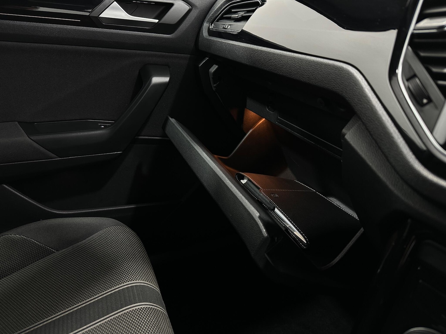 Used Volkswagen T-Roc 2020 for sale - 76878936: Photo 26