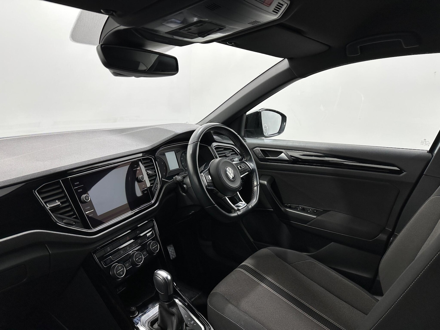 Used Volkswagen T-Roc 2020 for sale - 76878936: Photo 28