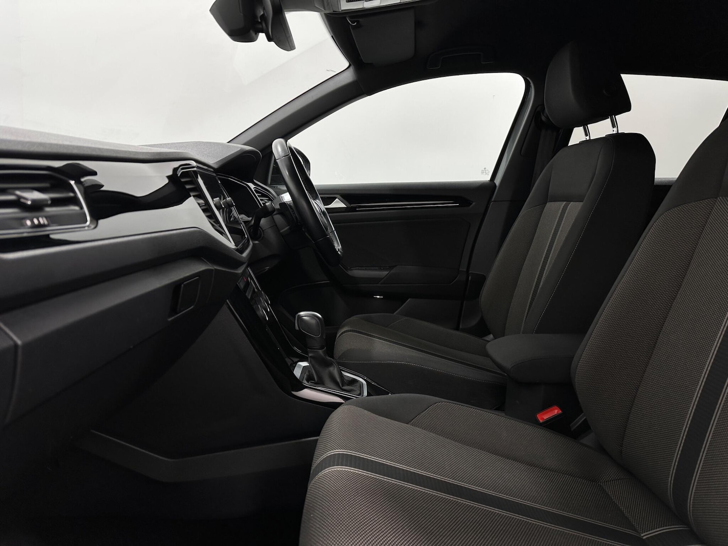 Used Volkswagen T-Roc 2020 for sale - 76878936: Photo 32