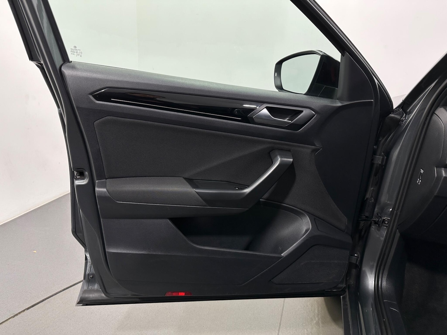 Used Volkswagen T-Roc 2020 for sale - 76878936: Photo 34