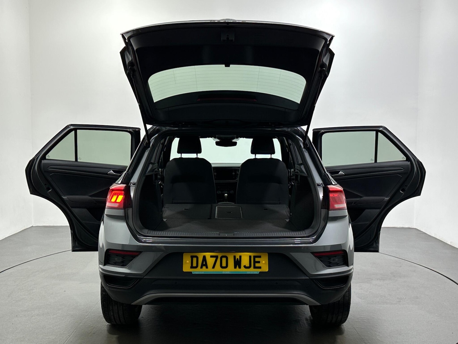 Used Volkswagen T-Roc 2020 for sale - 76878936: Photo 41