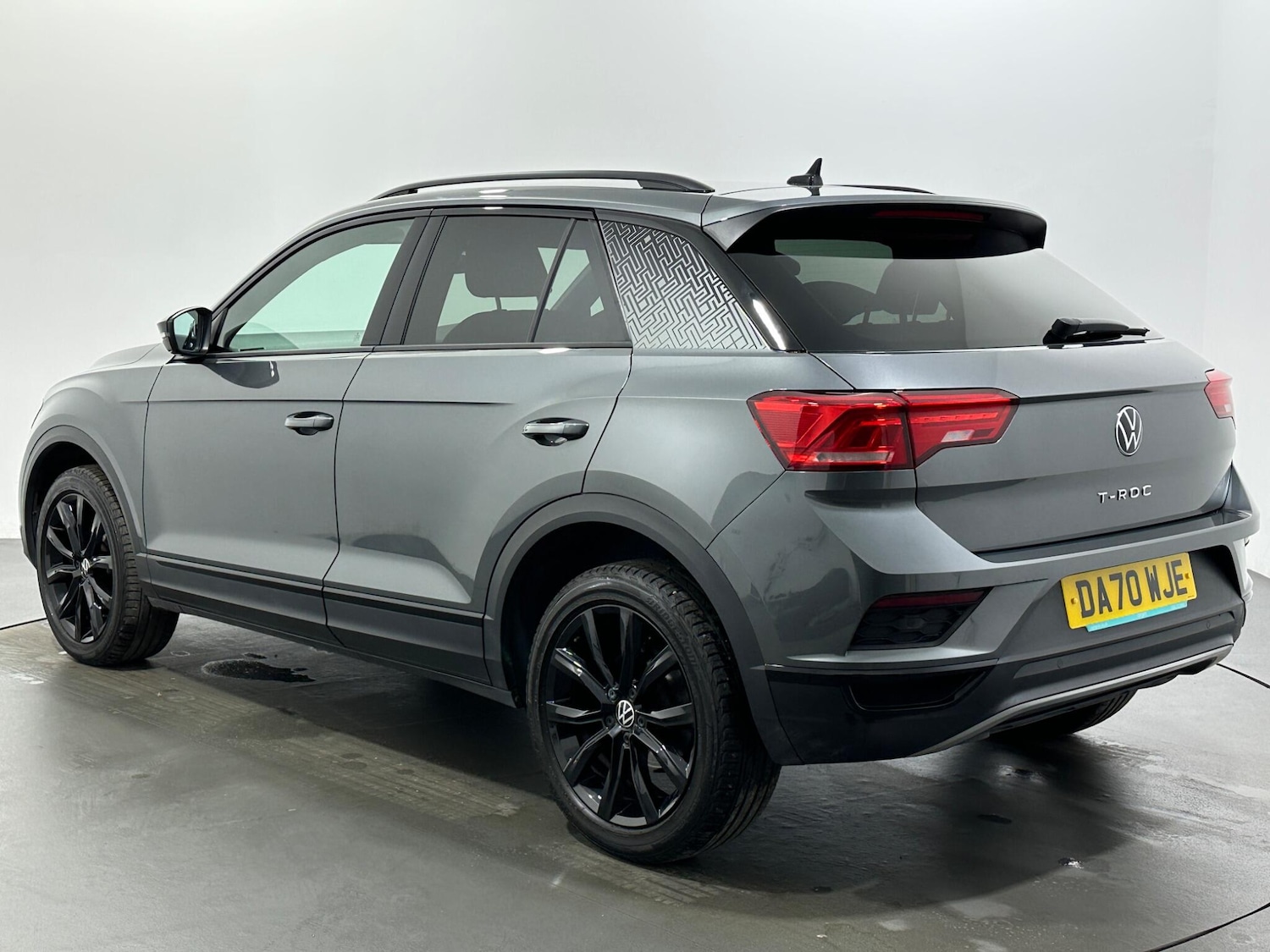 Used Volkswagen T-Roc 2020 for sale - 76878936: Photo 6