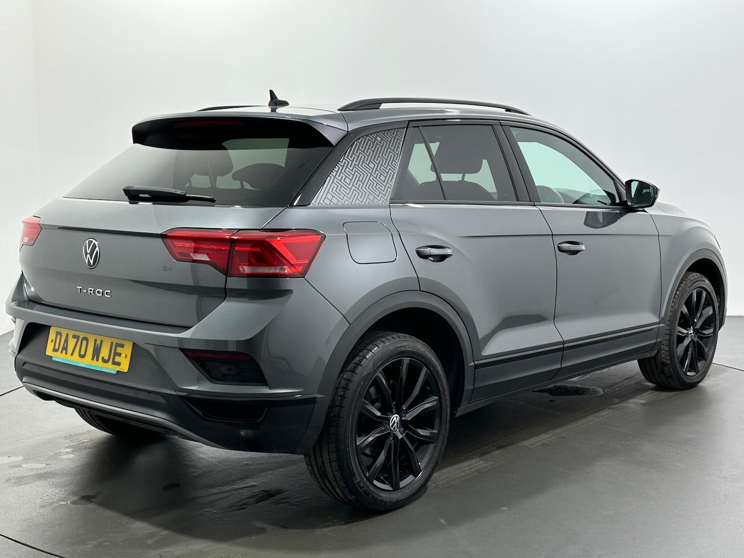 Used Volkswagen T-Roc 2020 for sale - 76878936: Photo 8
