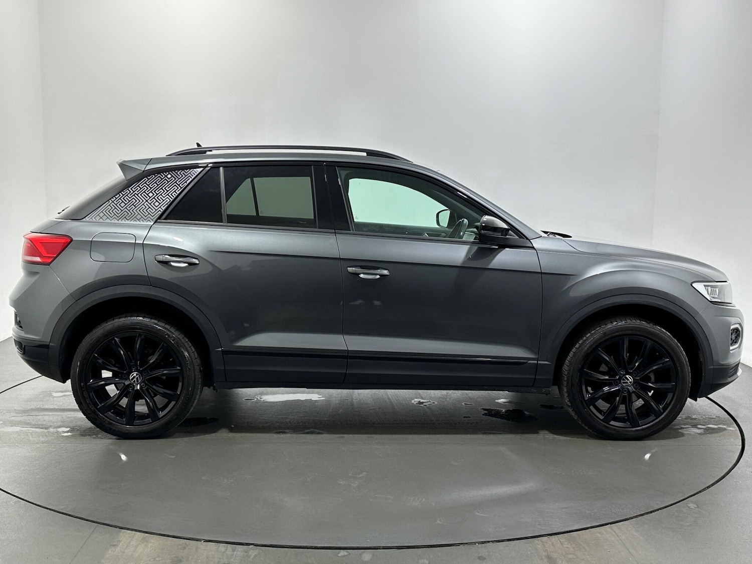 Used Volkswagen T-Roc 2020 for sale - 76878936: Photo 9