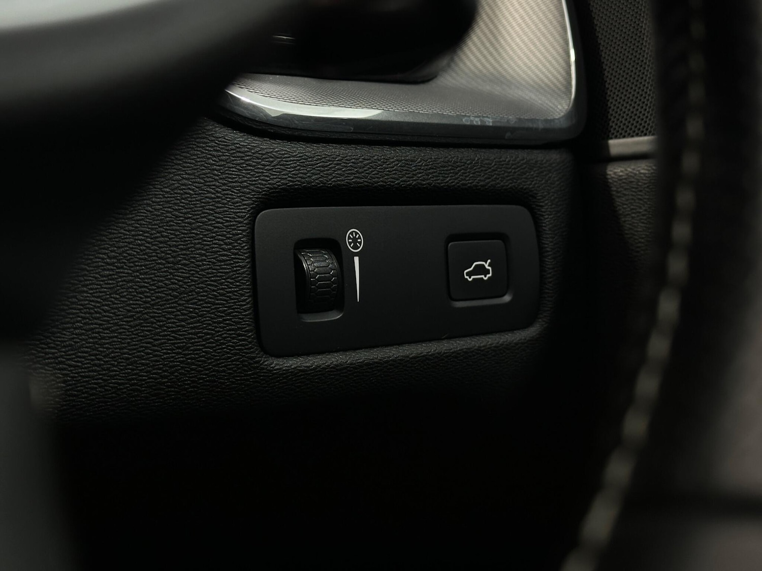 Used Volvo XC60 2018 for sale - 78007305: Photo 17