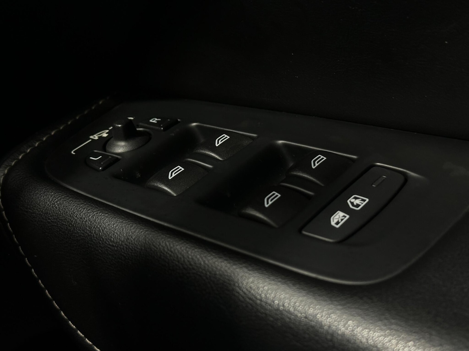 Used Volvo XC60 2018 for sale - 78007305: Photo 18