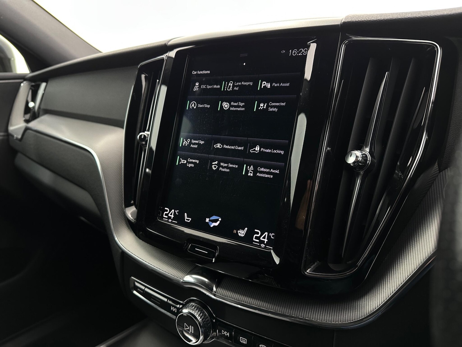 Used Volvo XC60 2018 for sale - 78007305: Photo 23