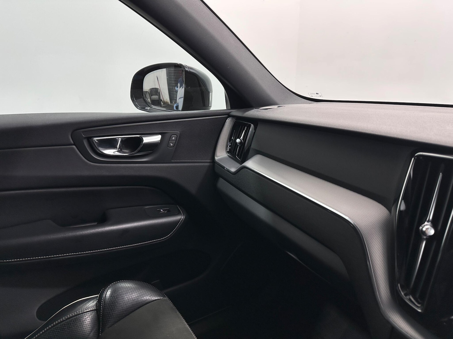 Used Volvo XC60 2018 for sale - 78007305: Photo 25