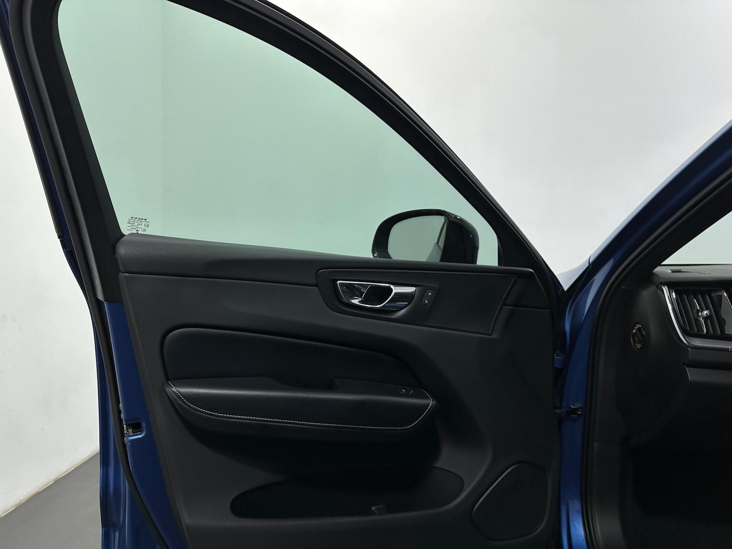 Used Volvo XC60 2018 for sale - 78007305: Photo 36