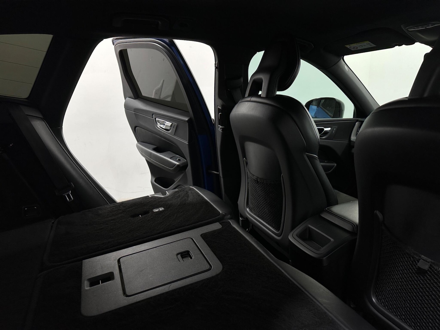 Used Volvo XC60 2018 for sale - 78007305: Photo 45