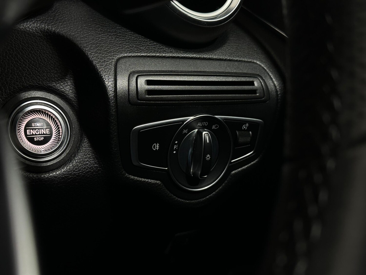 Used Mercedes-Benz GLC 2019 for sale - 78020236: Photo 17