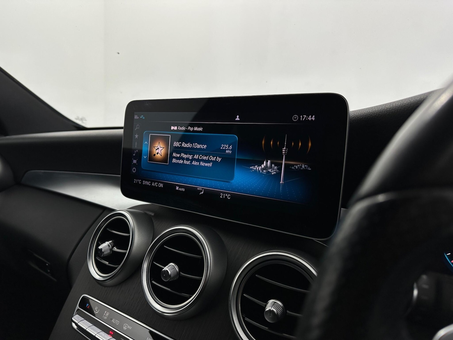 Used Mercedes-Benz C Class 2021 for sale - 76964426: Photo 25