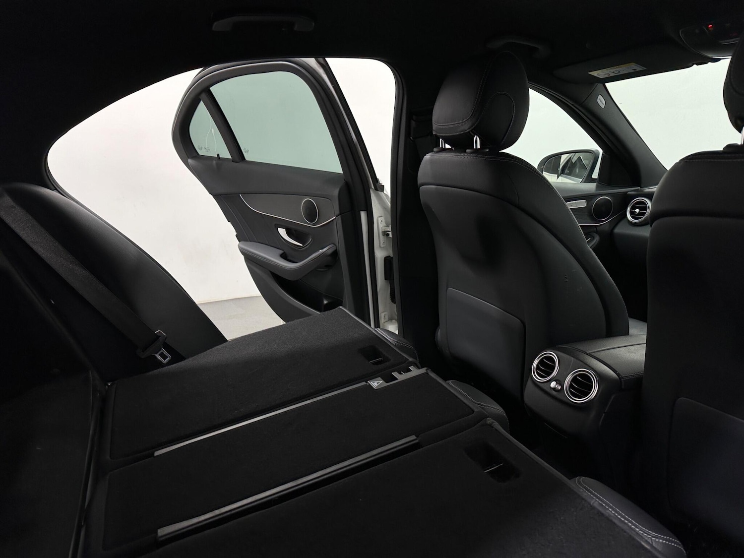 Used Mercedes-Benz C Class 2021 for sale - 76964426: Photo 45