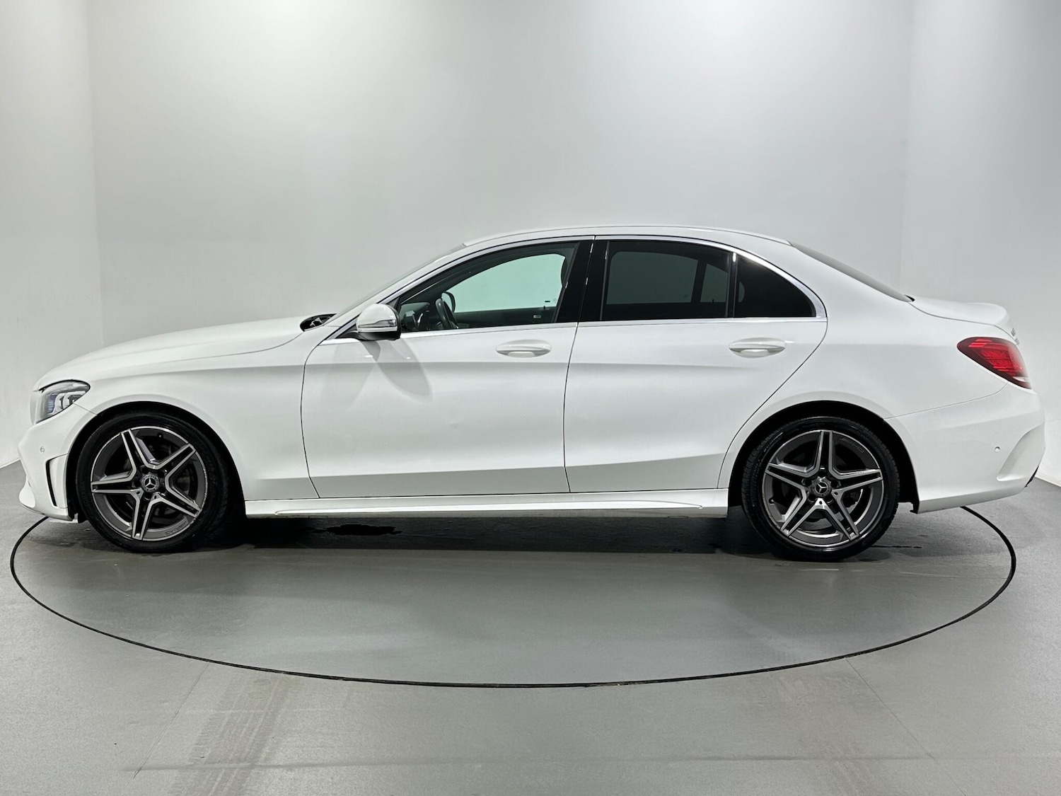 Used Mercedes-Benz C Class 2021 for sale - 76964426: Photo 5