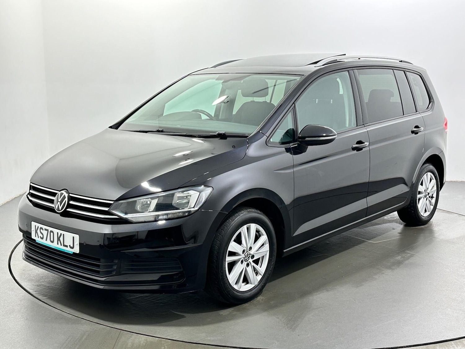 Used Volkswagen Touran 2021 for sale - 77626231: Photo 4