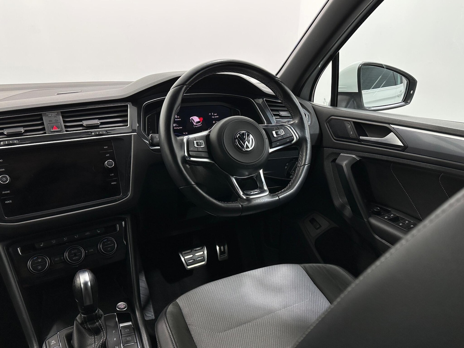 Used Volkswagen Tiguan 2020 for sale - 76913653: Photo 11