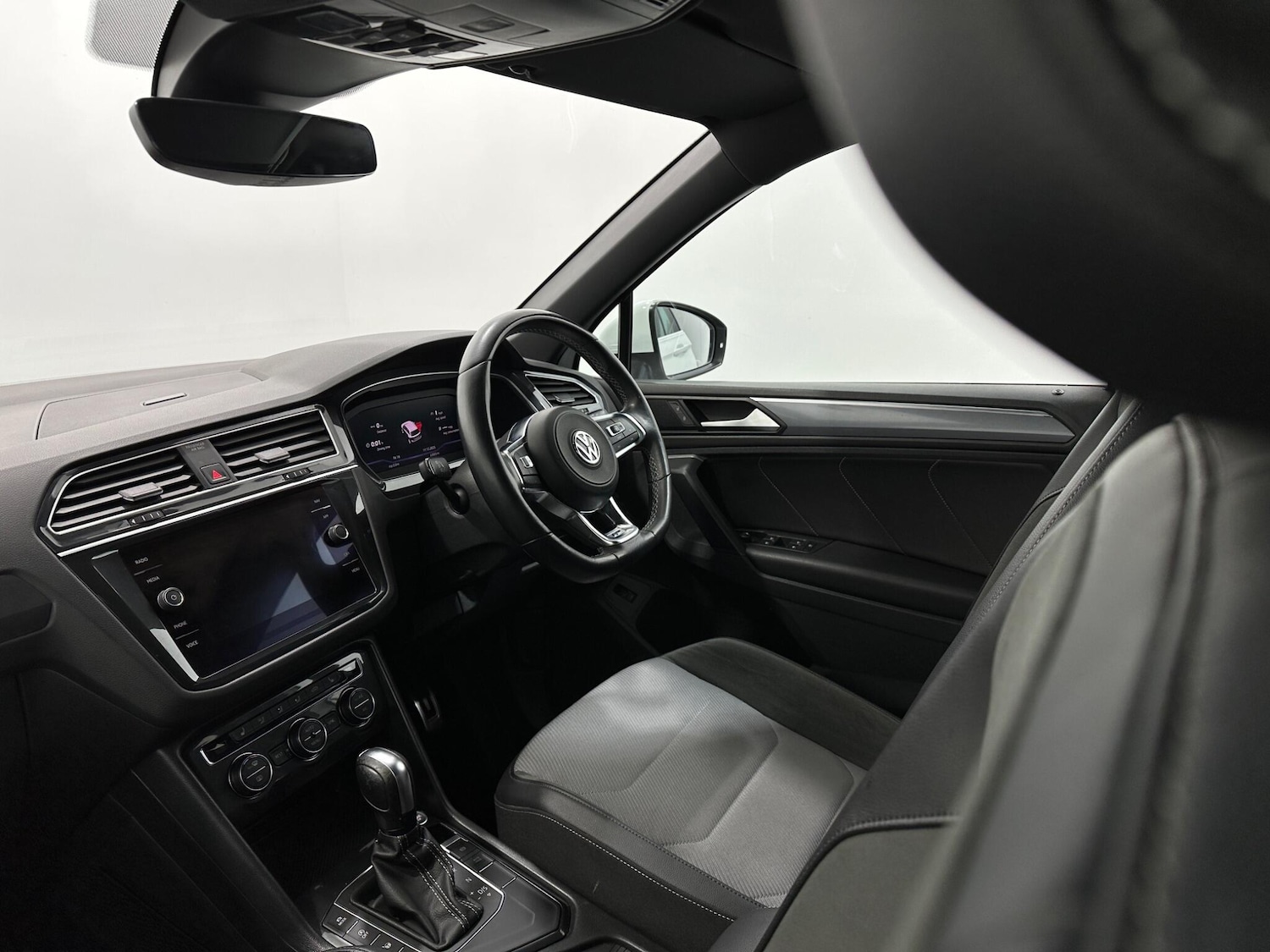 Used Volkswagen Tiguan 2020 for sale - 76913653: Photo 29