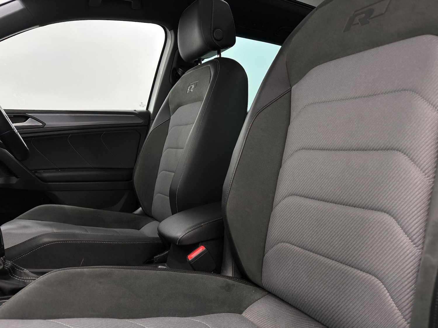 Used Volkswagen Tiguan 2020 for sale - 76913653: Photo 35