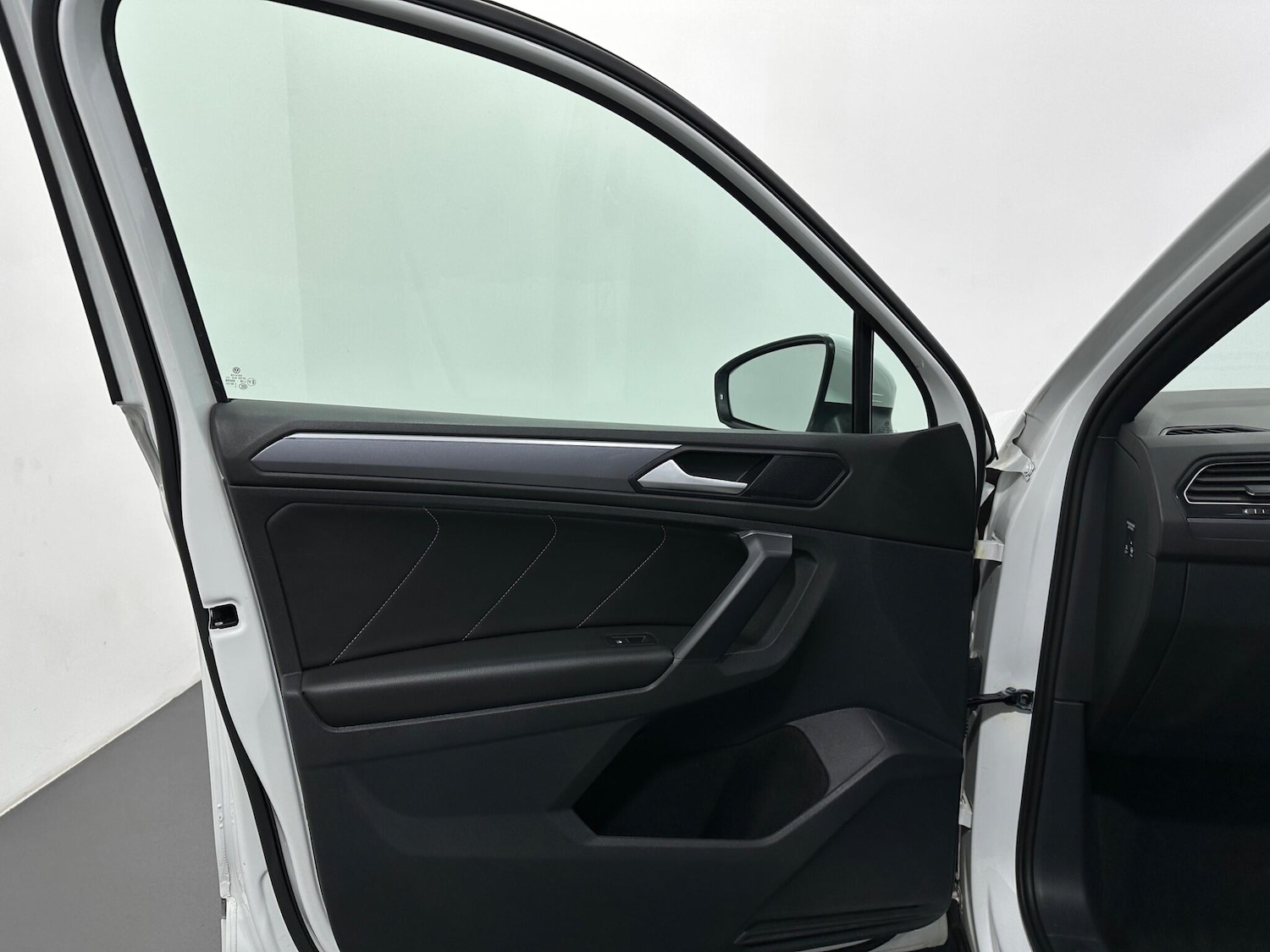 Used Volkswagen Tiguan 2020 for sale - 76913653: Photo 37