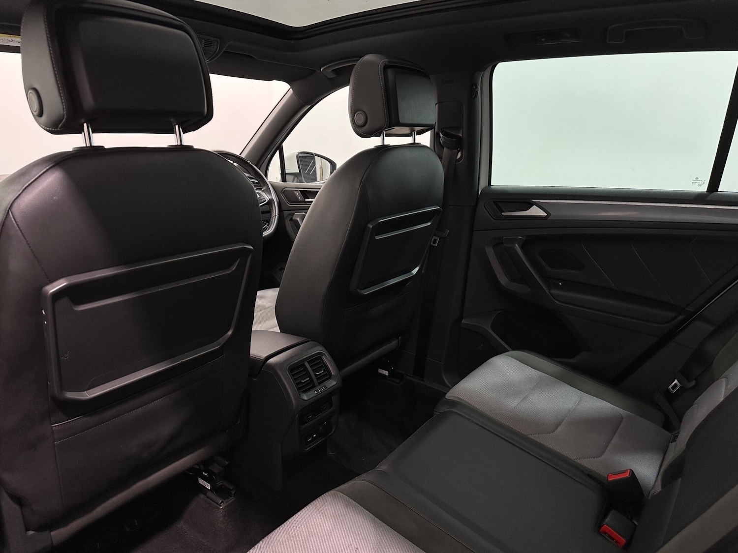 Used Volkswagen Tiguan 2020 for sale - 76913653: Photo 38