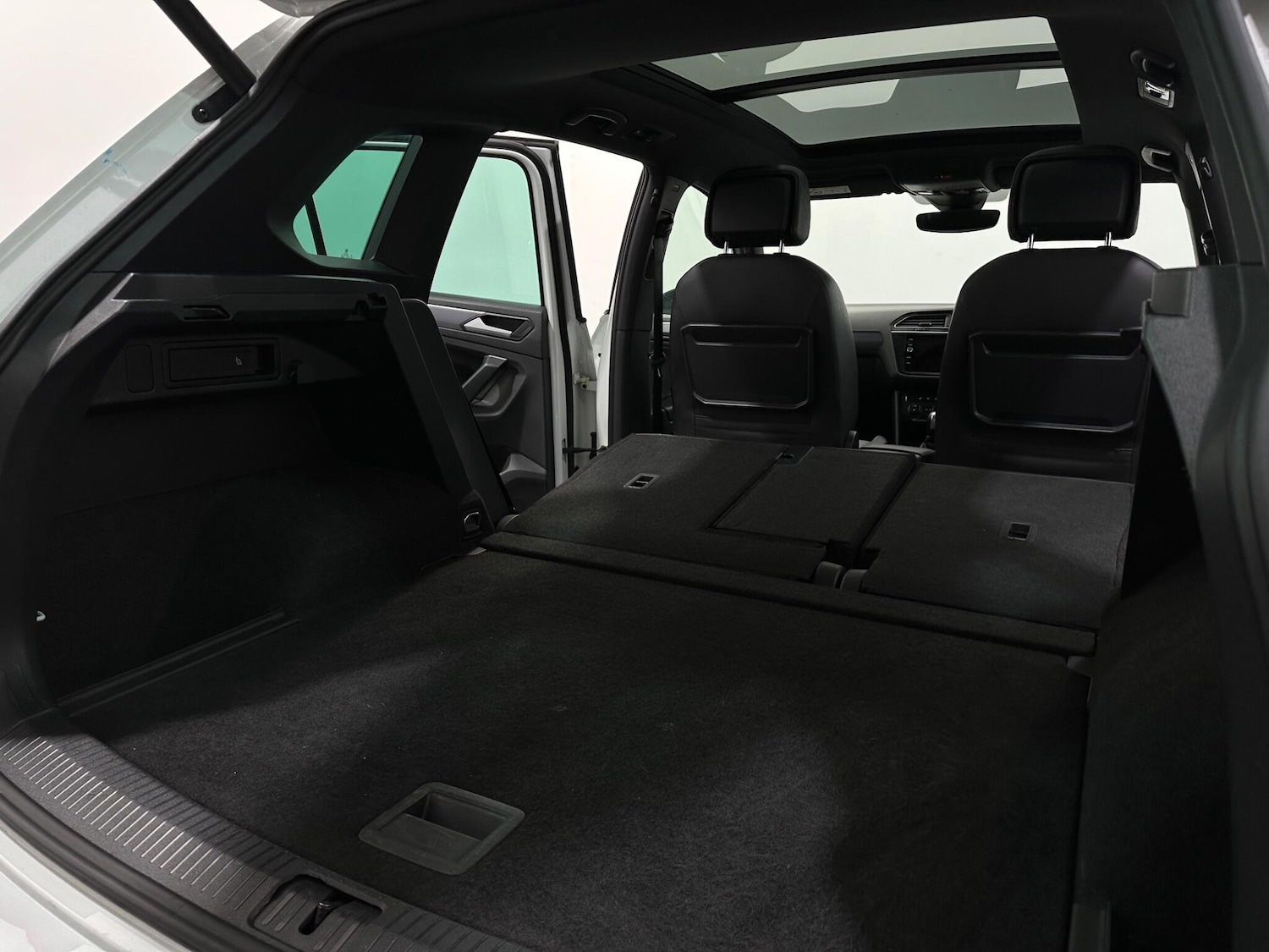 Used Volkswagen Tiguan 2020 for sale - 76913653: Photo 45