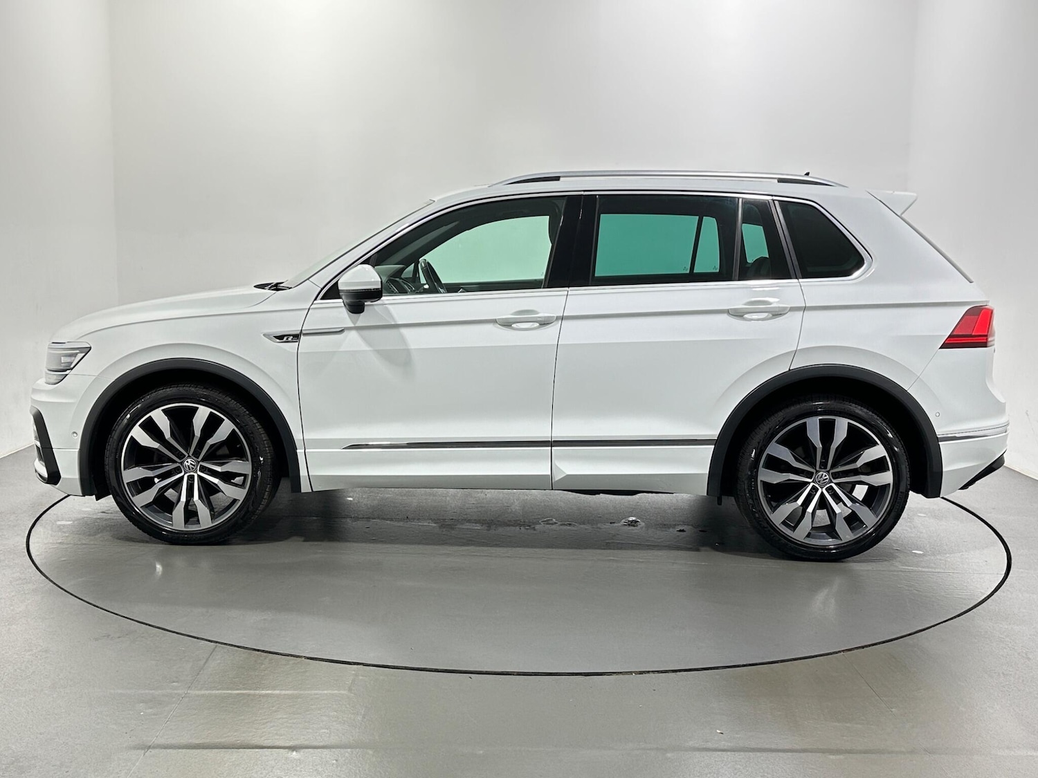 Used Volkswagen Tiguan 2020 for sale - 76913653: Photo 5