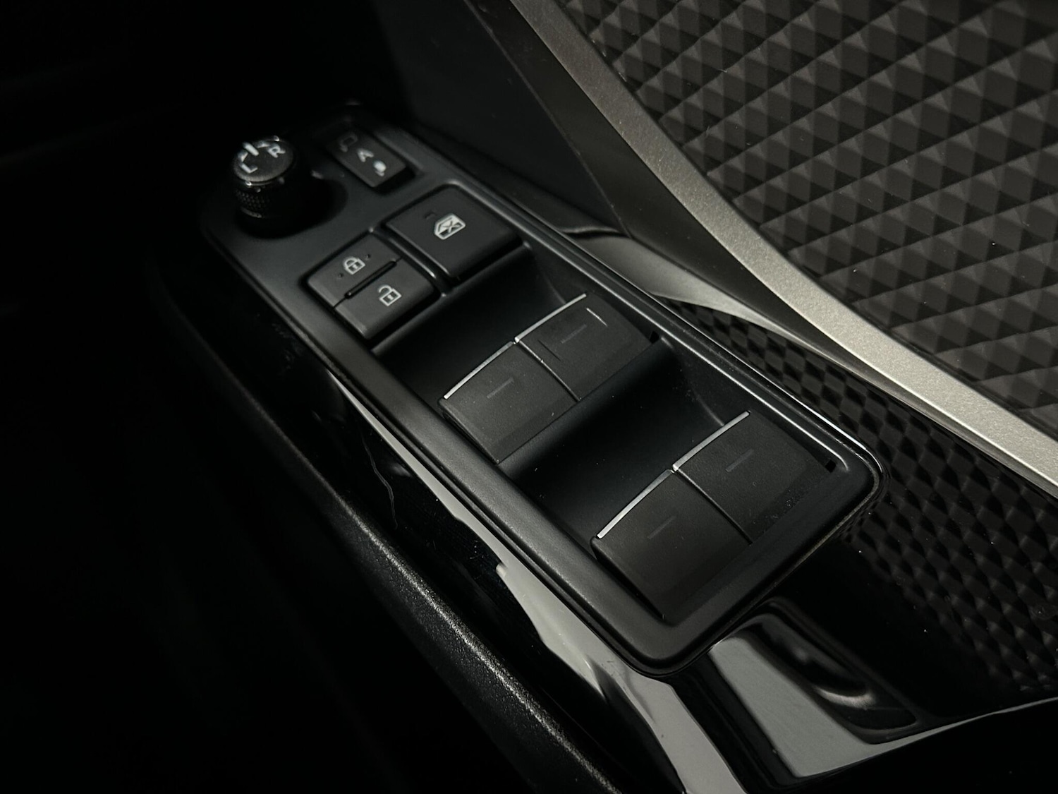 Used Toyota C-HR 2020 for sale - 77559665: Photo 19