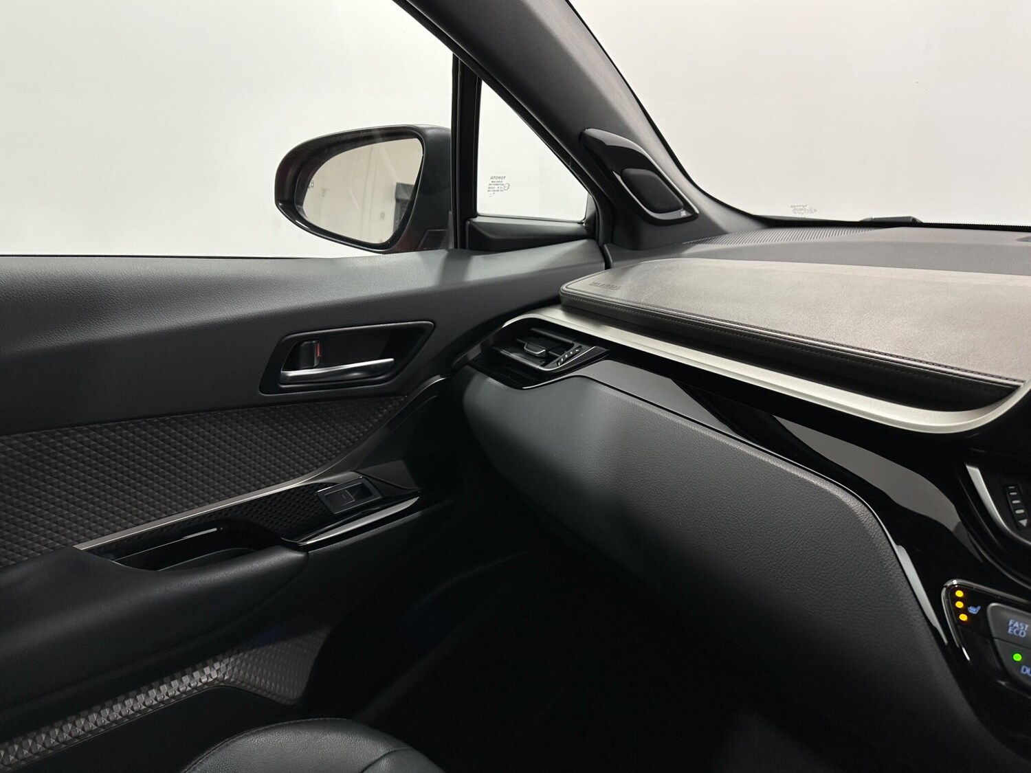 Used Toyota C-HR 2020 for sale - 77559665: Photo 25