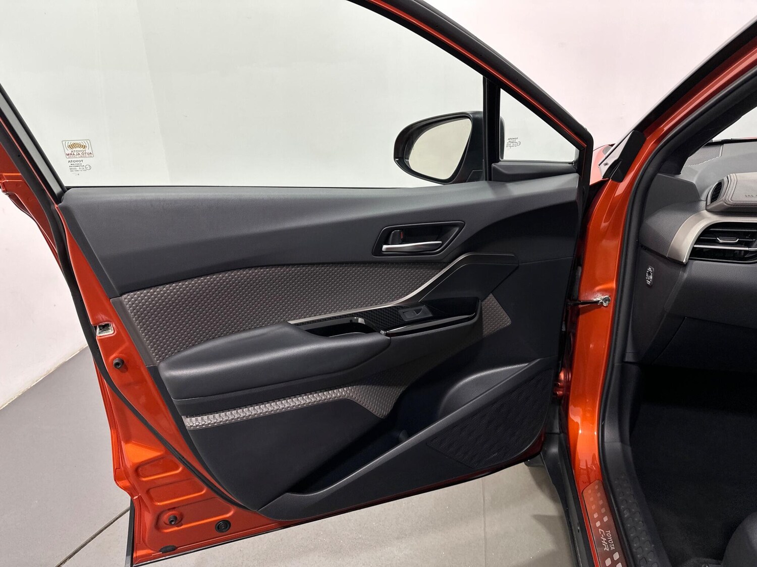 Used Toyota C-HR 2020 for sale - 77559665: Photo 35