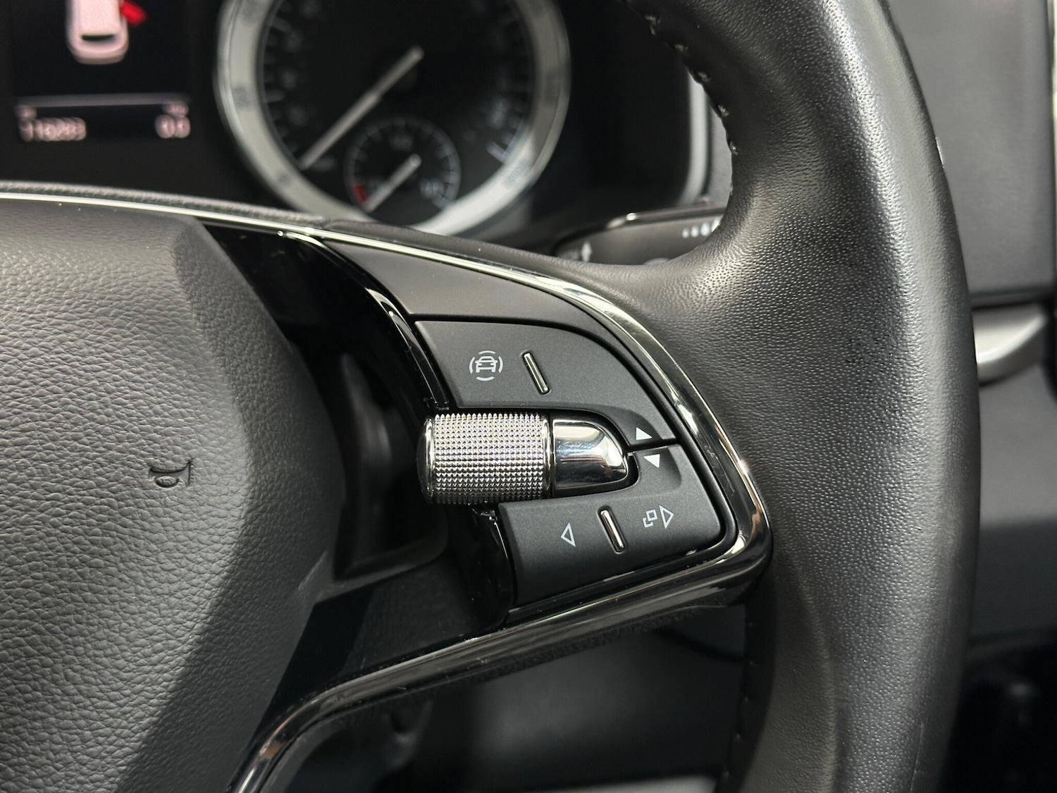 Used Skoda Karoq 2022 for sale - 76878933: Photo 15