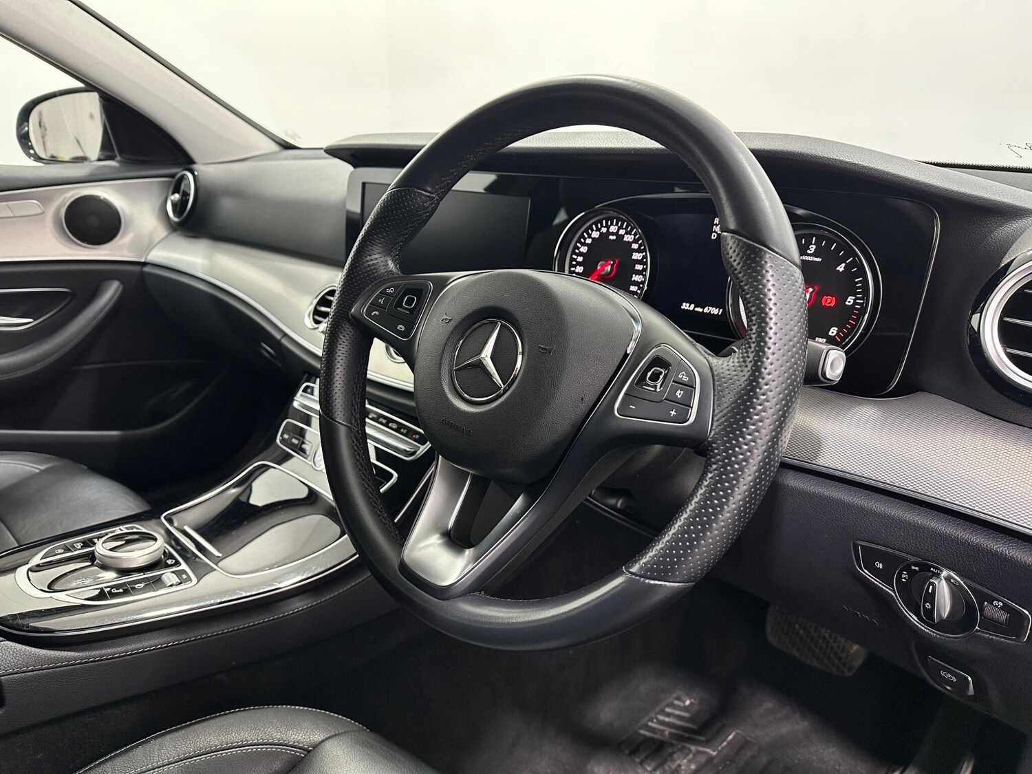 Used Mercedes-Benz E Class for sale - 77807610: Photo 10